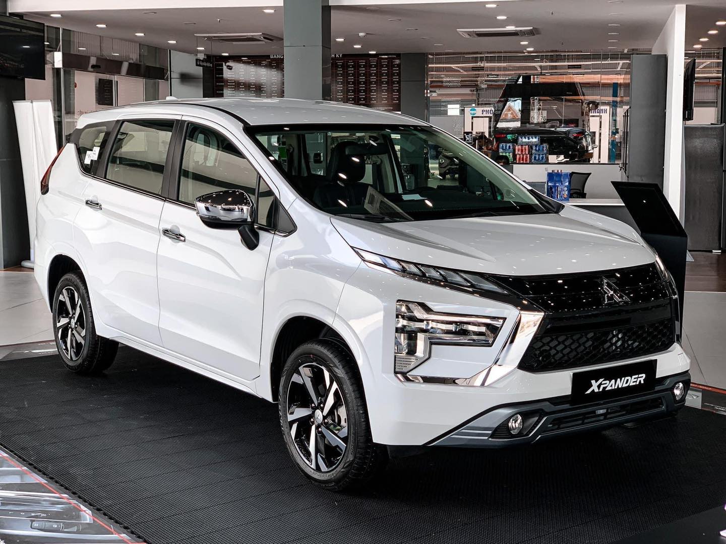 Hơn 80.000 người Việt mua Xpander sau 5 năm, Mitsubishi tung ưu đãi lớn  chưa từng có