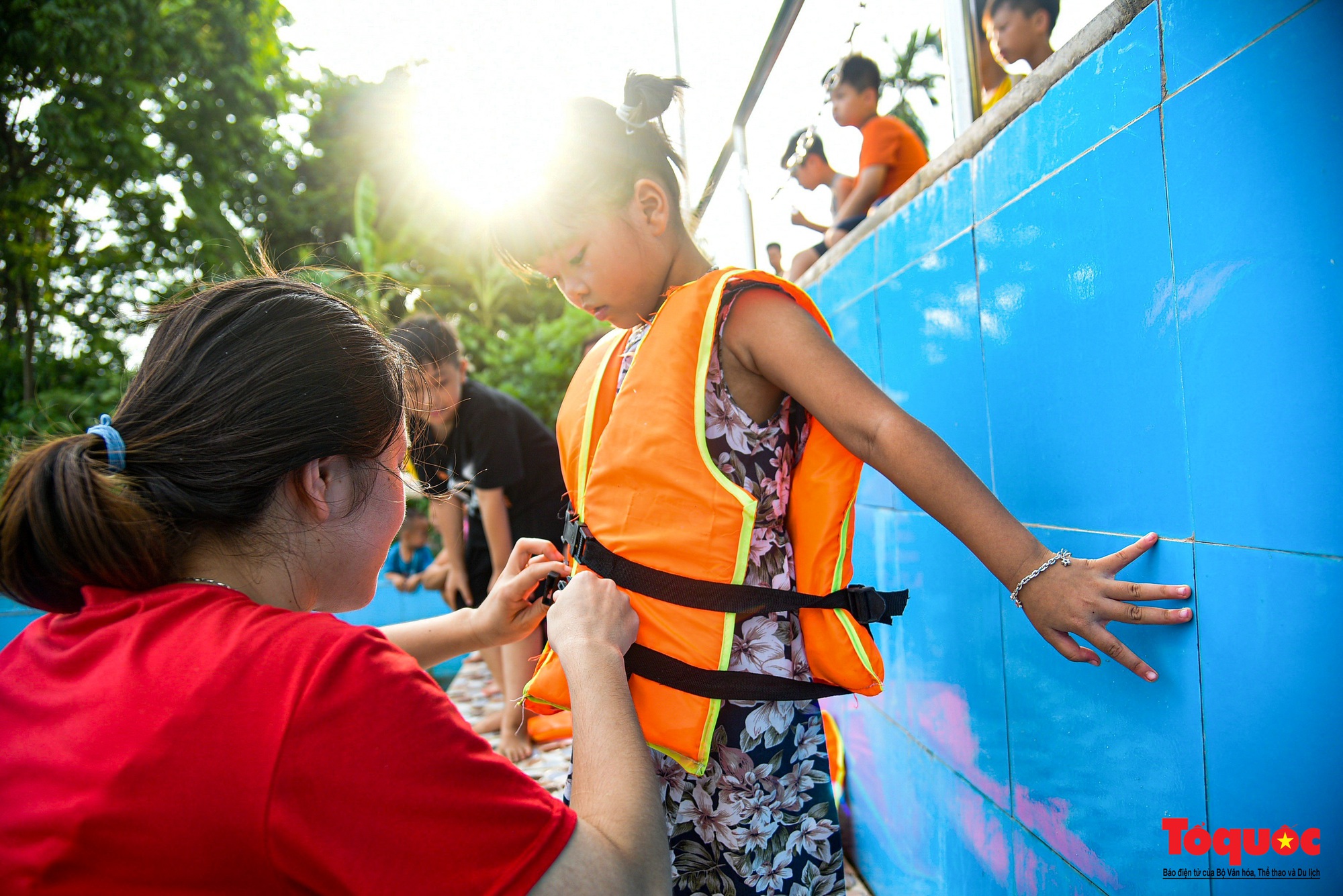 Hà Nội: Người dân chi tiền tỷ biến ao làng thành bể bơi miễn phí cho trẻ em - Ảnh 12.