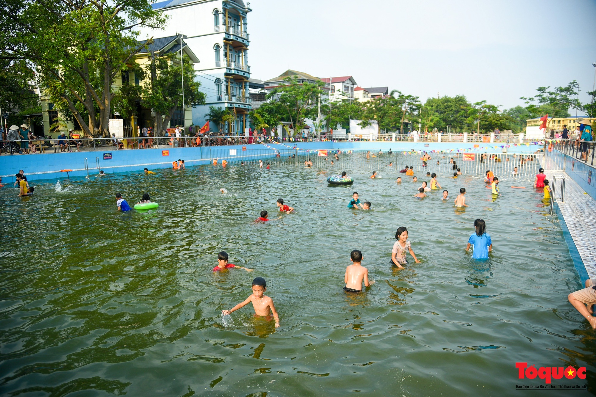 Hà Nội: Người dân chi tiền tỷ biến ao làng thành bể bơi miễn phí cho trẻ em - Ảnh 14.