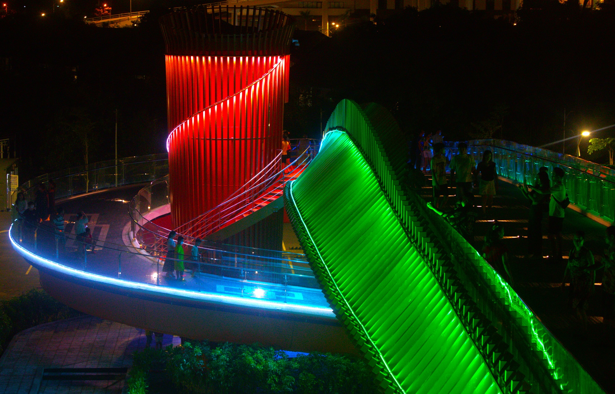 Cận cảnh cầu đi bộ 42 tỷ đồng đầu tiên ven biển Đà Nẵng - Ảnh 17.