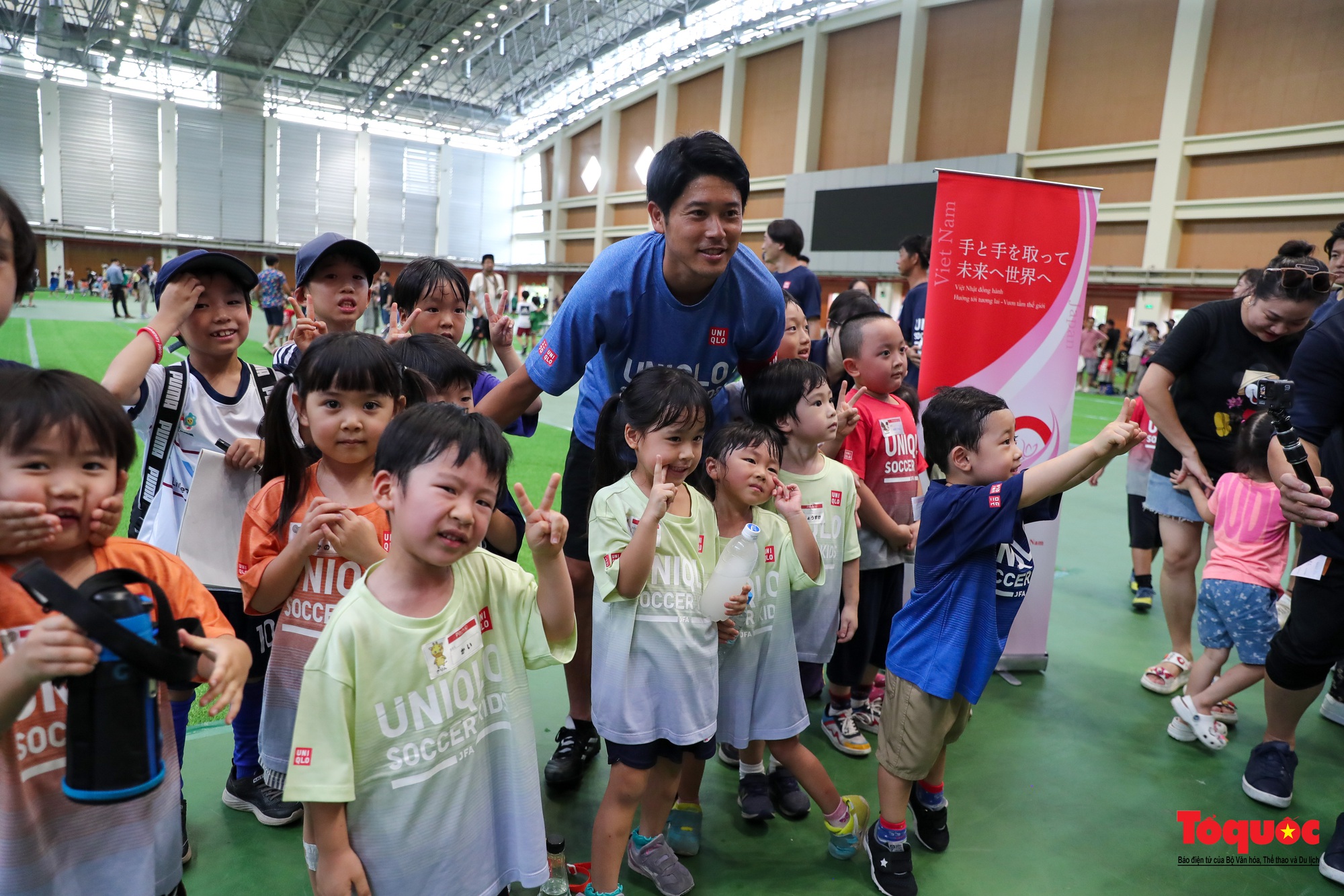 Trẻ em thích thú  trải nghiệm bóng đá thiếu nhi cùng với ngôi sao bóng đá Việt Nam và Nhật Bản - Ảnh 23.
