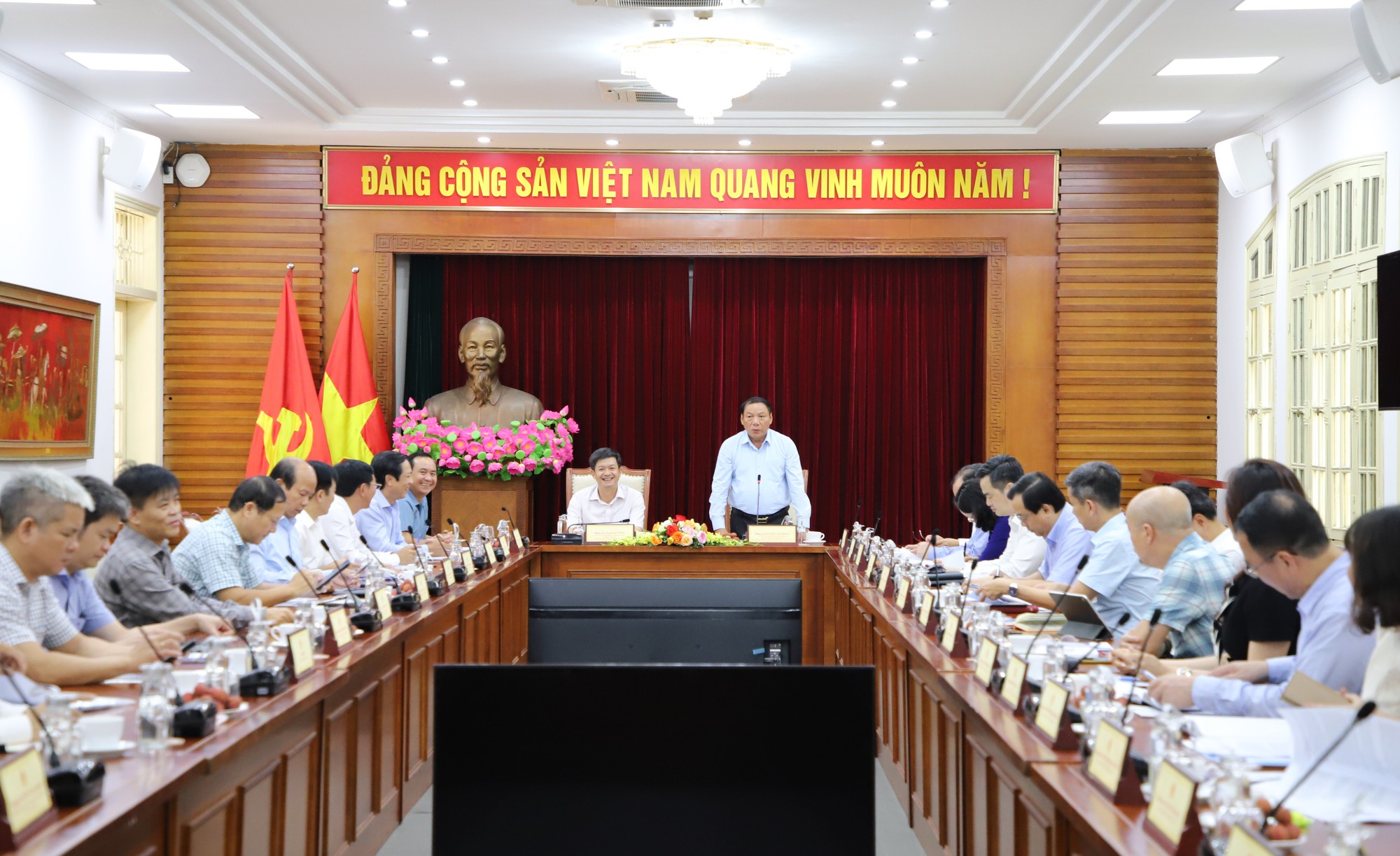 Bộ trưởng Nguyễn Văn Hùng: Nhân lên sức mạnh từ văn hóa và bằng văn hóa để phát triển tỉnh Quảng Trị - Ảnh 1.