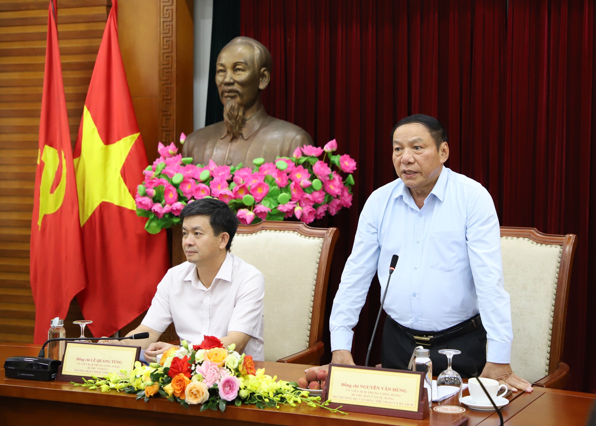 Bộ trưởng Nguyễn Văn Hùng: Nhân lên sức mạnh từ văn hóa và bằng văn hóa để phát triển tỉnh Quảng Trị - Ảnh 4.