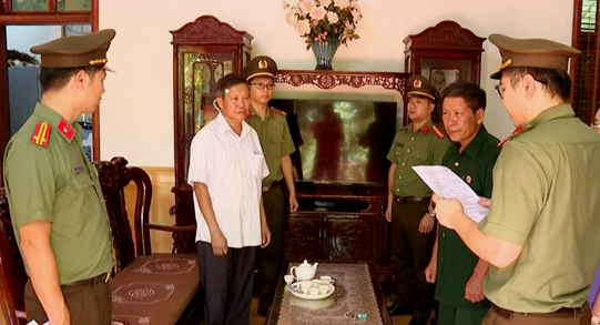 Bắt tạm giam nguyên PGĐ Sở KHĐT và nhiều lãnh đạo thị xã Phú Thọ - Ảnh 2.