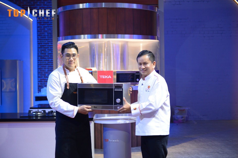 Các chef đồng lòng tạo kỷ lục, thực hiện gỏi cuốn dài hơn 3 mét tại Top Chef - Ảnh 8.