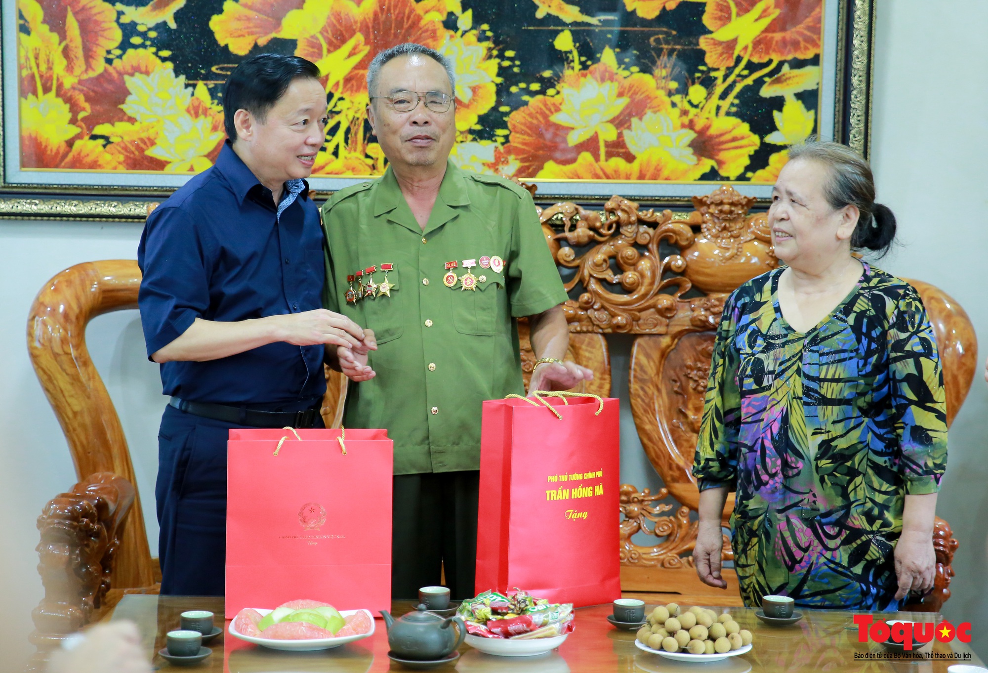 Phó Thủ tướng Trần Hồng Hà thăm, tặng quà các gia đình chính sách tại Điện Biên - Ảnh 2.