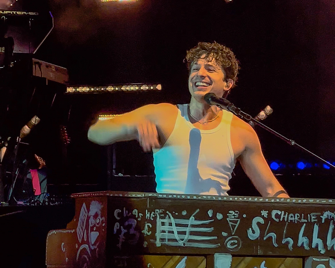 Hé lộ setlist trình diễn chính thức của Charlie Puth tại 8Wonder có