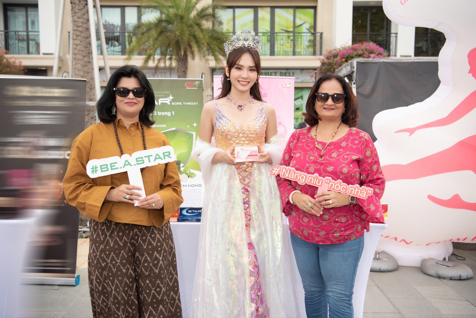 Đại diện công ty RV-OPV trao giải thưởng cho top 5 đề cử Người đẹp biển Miss World Vietnam 2023 - Ảnh 2.