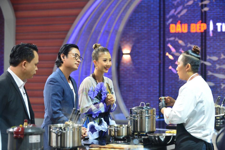 Thưởng thức ẩm thực dưới góc nhìn… thời trang, Quỳnh Anh Shyn chia sẻ nhiều cảm nhận bất ngờ tại Top Chef - Ảnh 5.