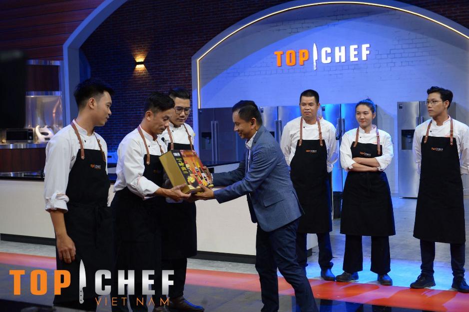 Thưởng thức ẩm thực dưới góc nhìn… thời trang, Quỳnh Anh Shyn chia sẻ nhiều cảm nhận bất ngờ tại Top Chef - Ảnh 7.