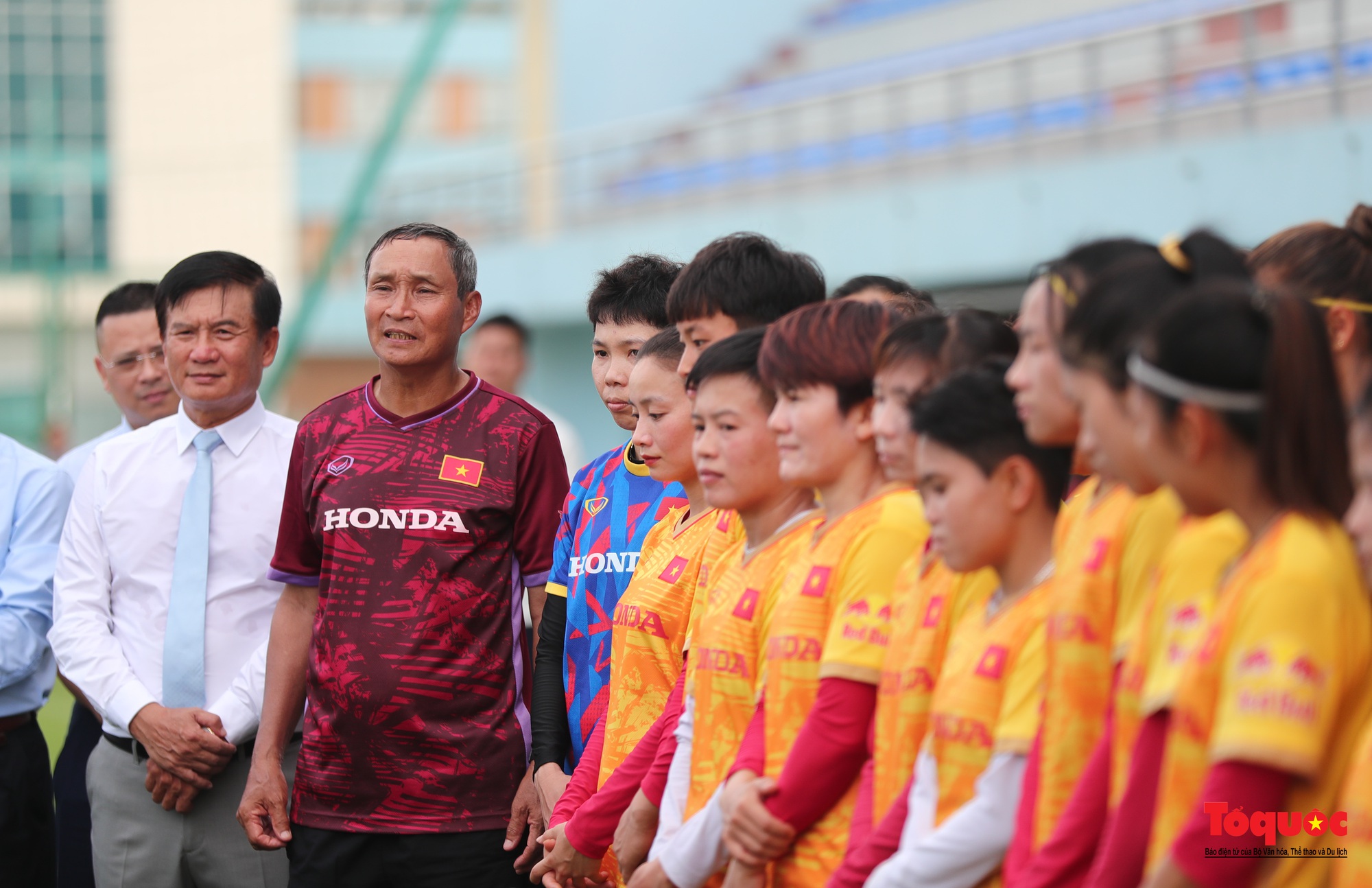 Thủ tướng gặp mặt, động viên Đội tuyển bóng đá nữ trước khi lên đường dự World Cup 2023 - Ảnh 7.
