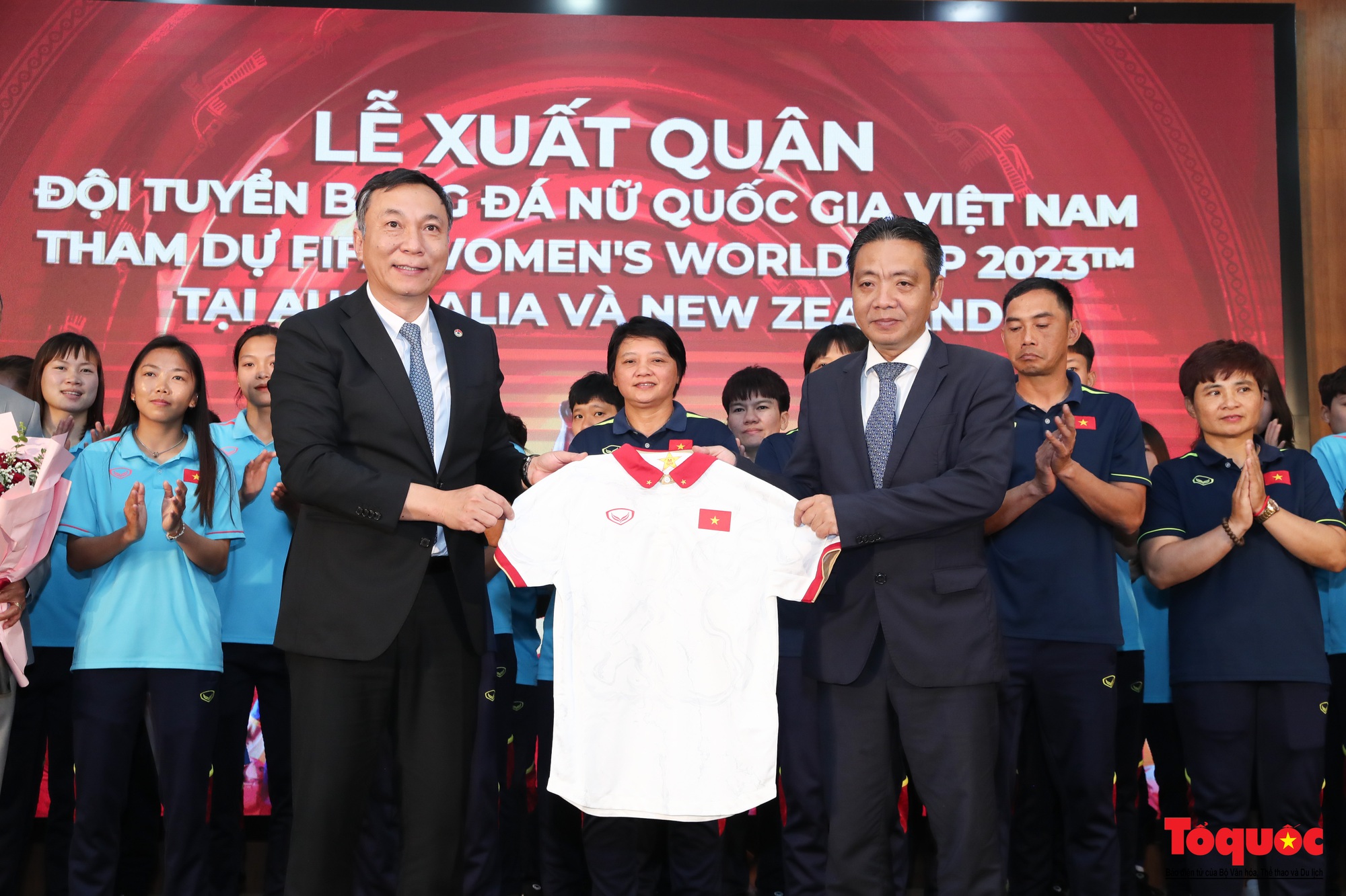 Tuyển nữ Việt Nam nhận tài trợ khủng tại lễ xuất quân dự World Cup 2023 - Ảnh 13.