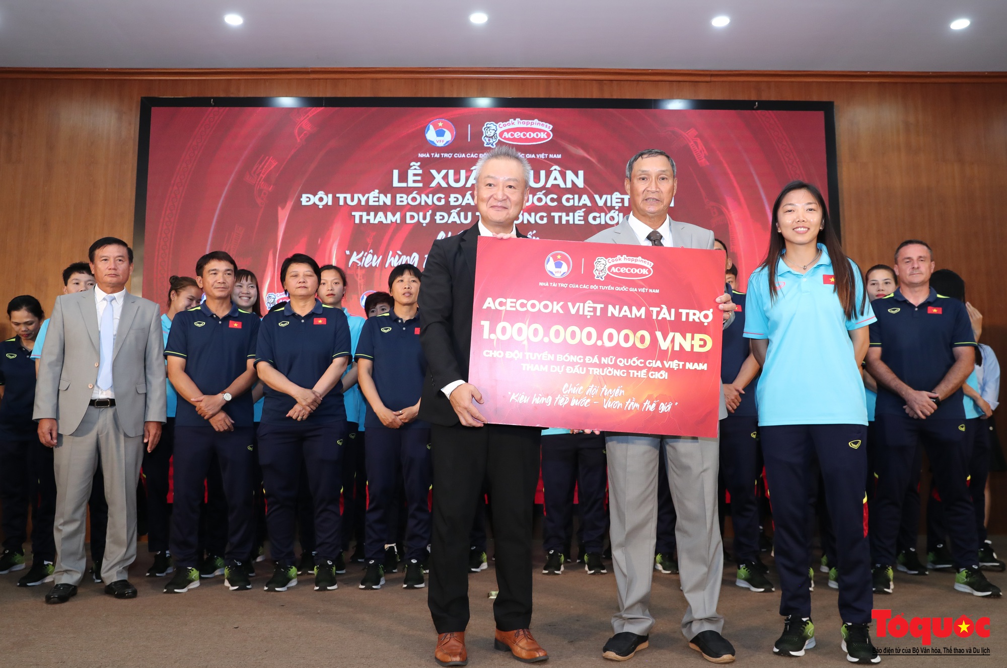 Tuyển nữ Việt Nam nhận tài trợ khủng tại lễ xuất quân dự World Cup 2023 - Ảnh 14.