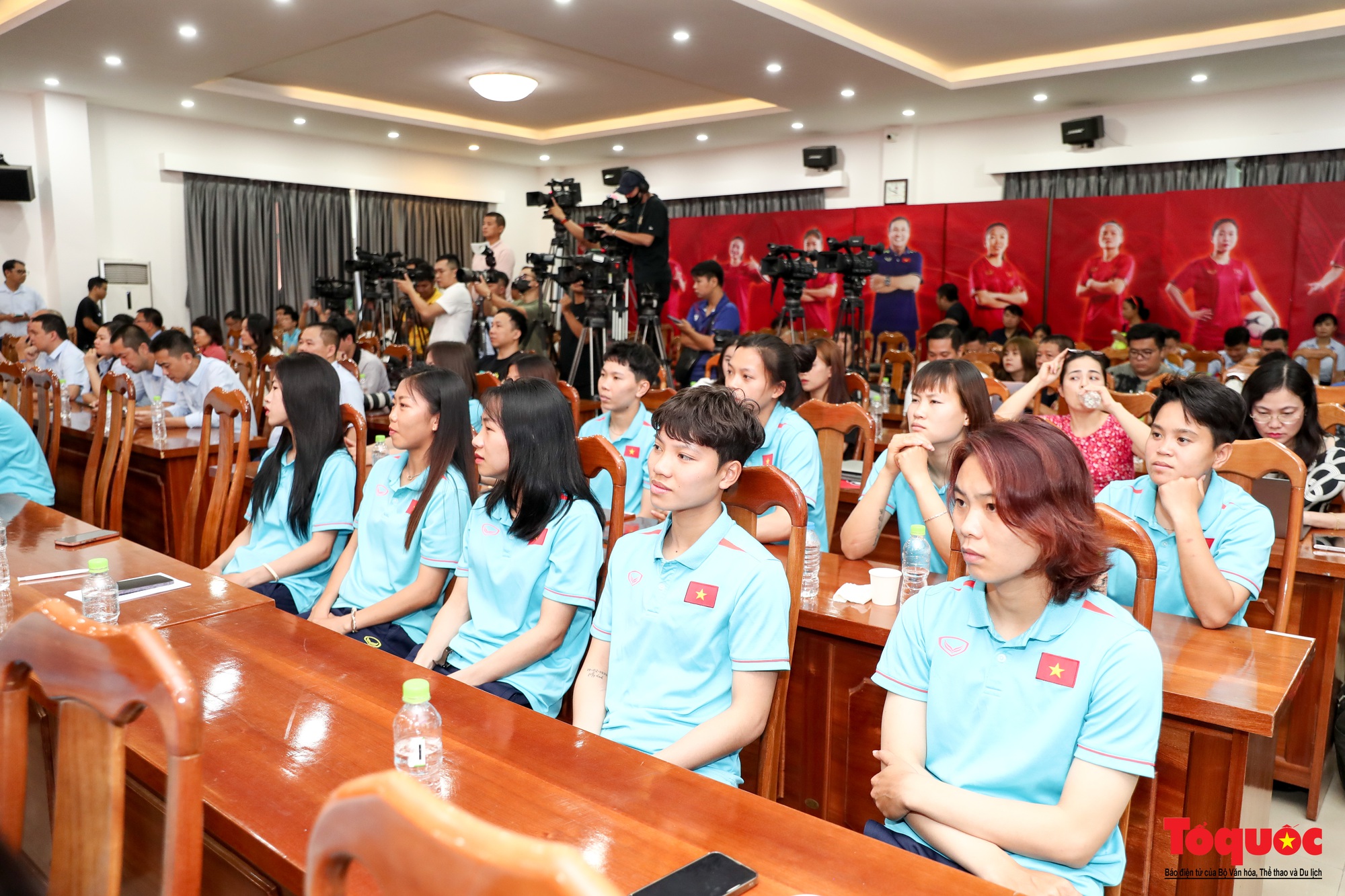 Tuyển nữ Việt Nam nhận tài trợ khủng tại lễ xuất quân dự World Cup 2023 - Ảnh 3.