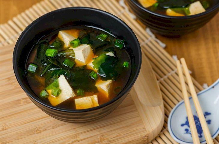 “Lười” tập thể dục nhưng người Nhật sống thọ nhất thế giới nhờ “2 loại củ - 1 loại súp” dễ dàng mua ở chợ Việt - Ảnh 3.