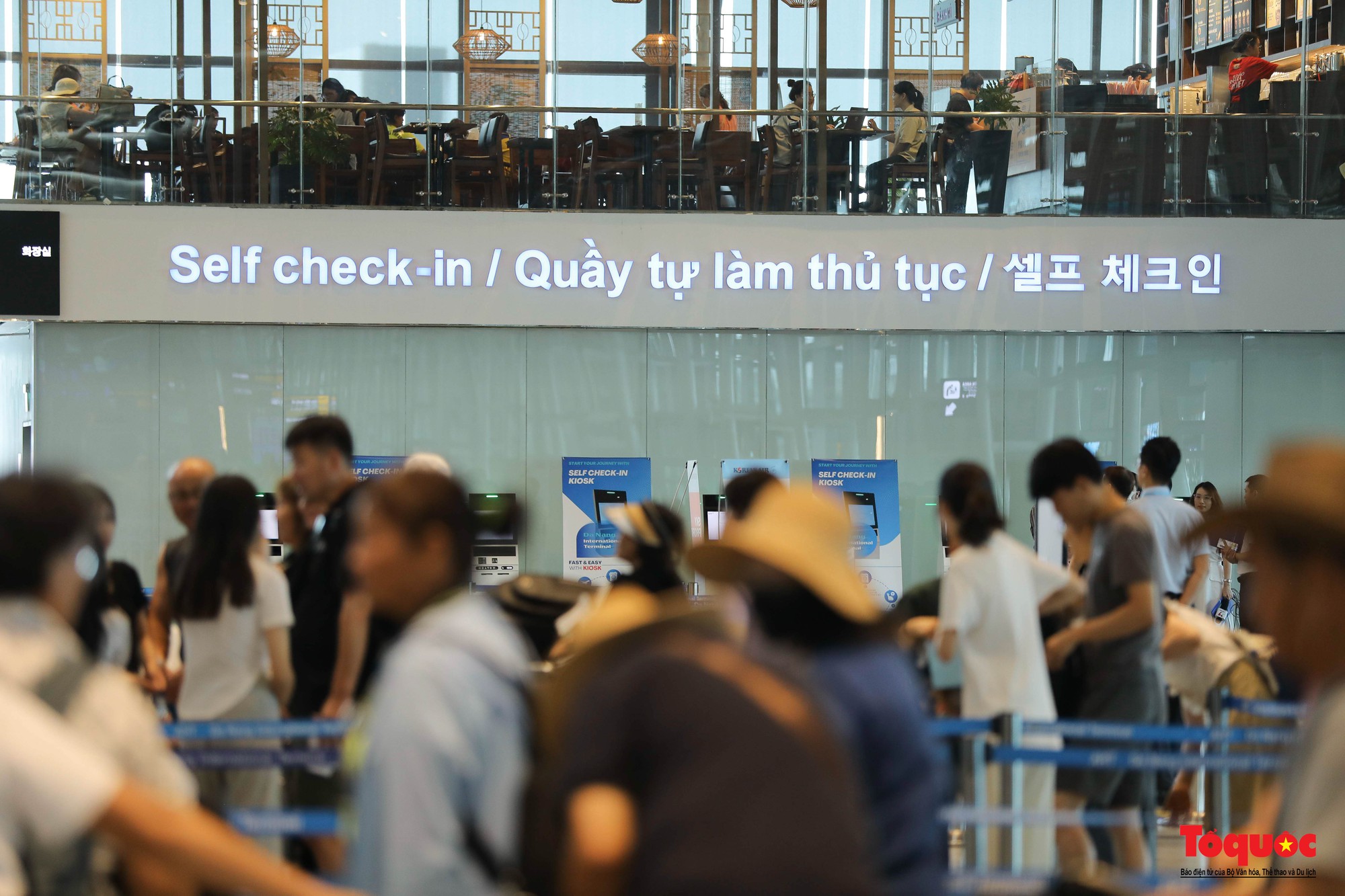 Nhà ga Quốc tế Đà Nẵng triển khai dịch vụ check-in tự động cho hành khách hãng Korean Air - Ảnh 1.