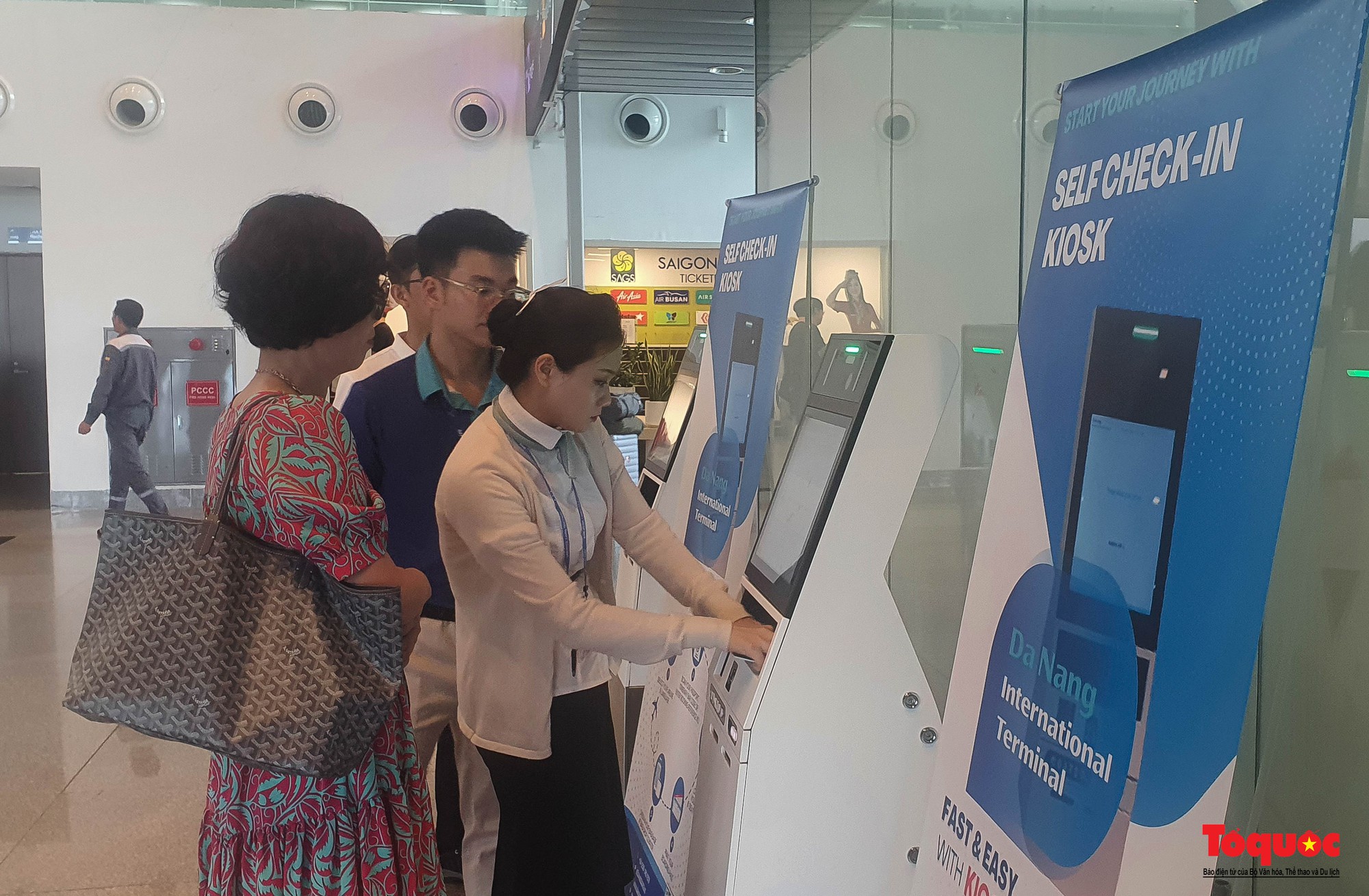 Nhà ga Quốc tế Đà Nẵng triển khai dịch vụ check-in tự động cho hành khách hãng Korean Air - Ảnh 2.