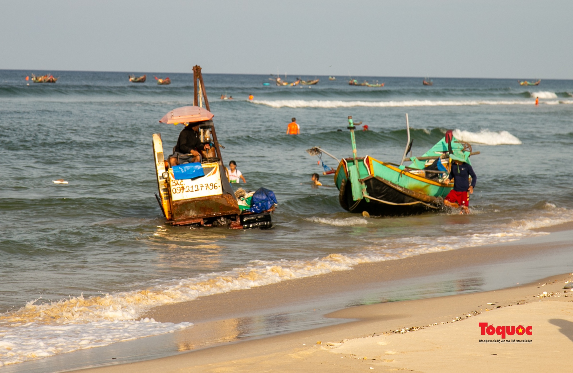 Một ngày với người &quot;kẻ biển&quot;… - Ảnh 6.