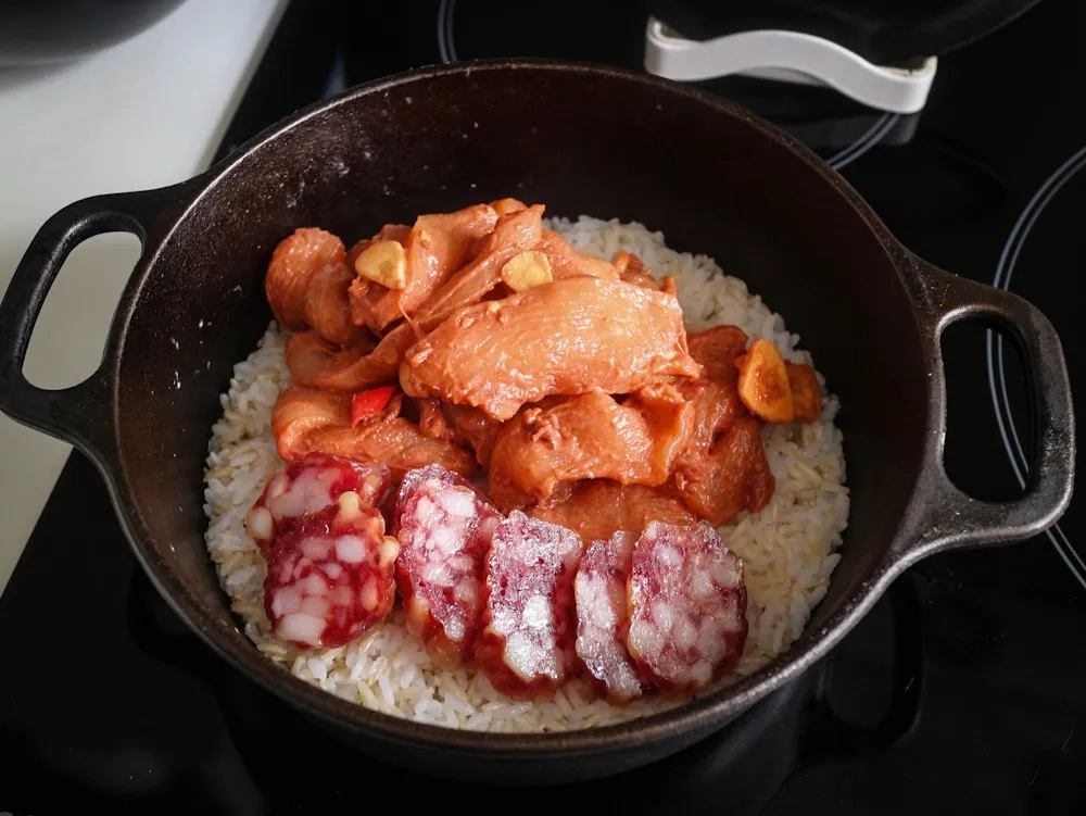 Cách cực dễ nấu cơm gà nhanh mà ngon miệng cho bữa tối - Ảnh 8.