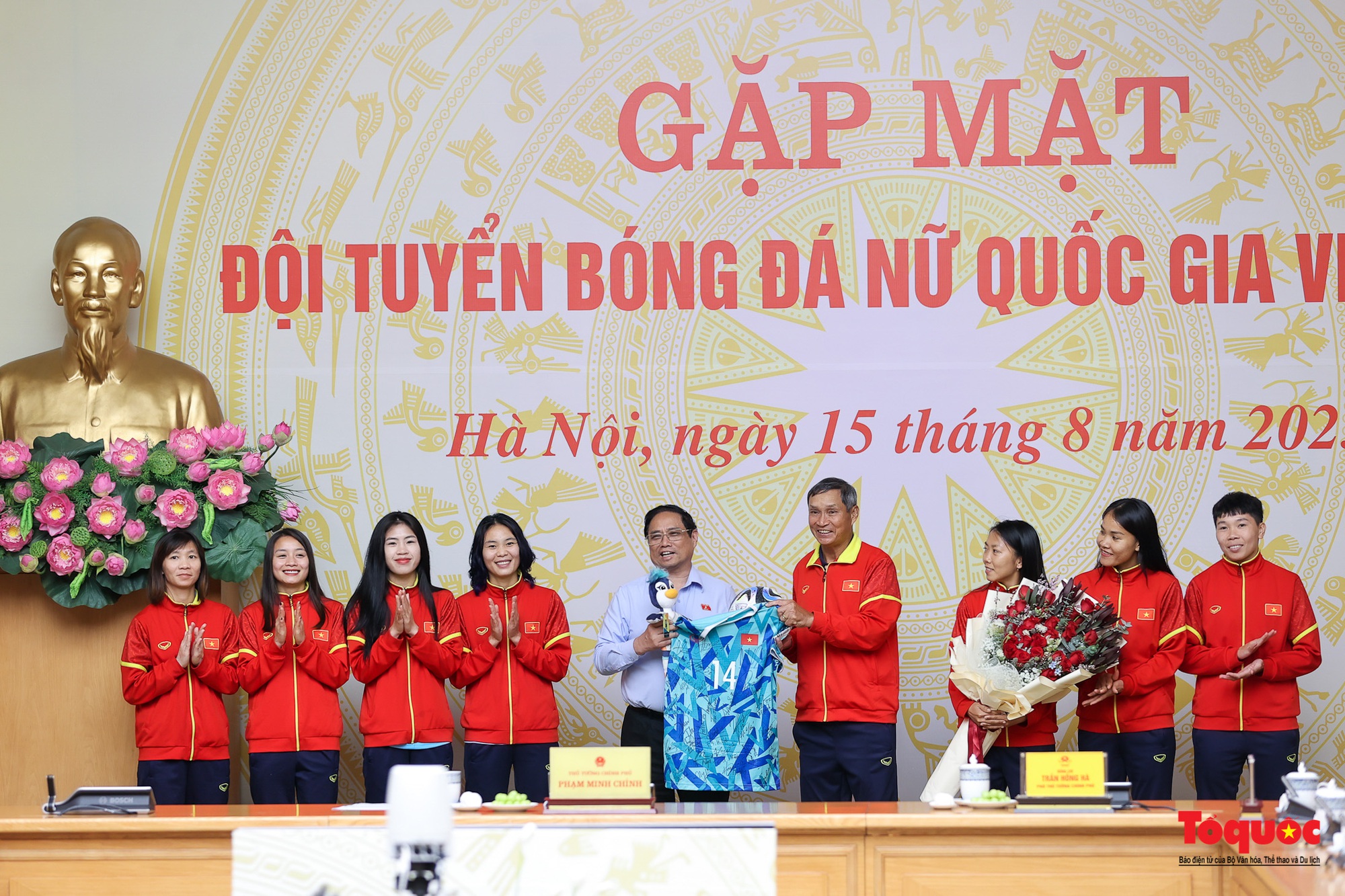 Chùm ảnh: Thủ tướng Phạm Minh Chính gặp mặt, biểu dương Đội tuyển bóng đá nữ Quốc gia Việt Nam - Ảnh 10.