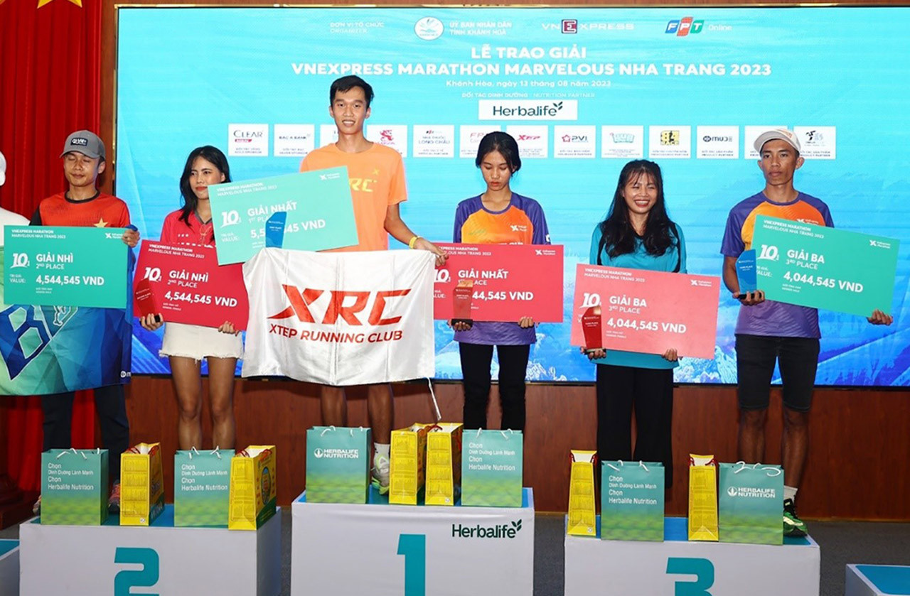 Thương hiệu Xtep đồng hành cùng các vận động viên chinh phục VnExpress Marathon Marvelous Nha Trang 2023 - Ảnh 5.