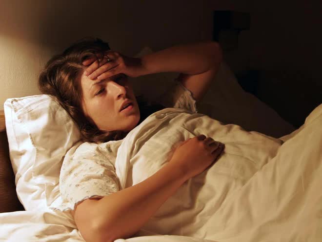 4 dấu hiệu khi ngủ cảnh báo nhồi máu não, có một cũng cần cẩn thận - Ảnh 1.