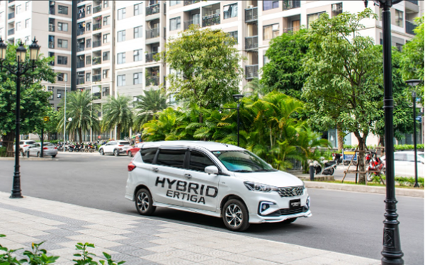 &quot;Nuôi&quot; Suzuki Hybrid Ertiga chạy dịch vụ, có đủ tiết kiệm để sinh lời? - Ảnh 1.