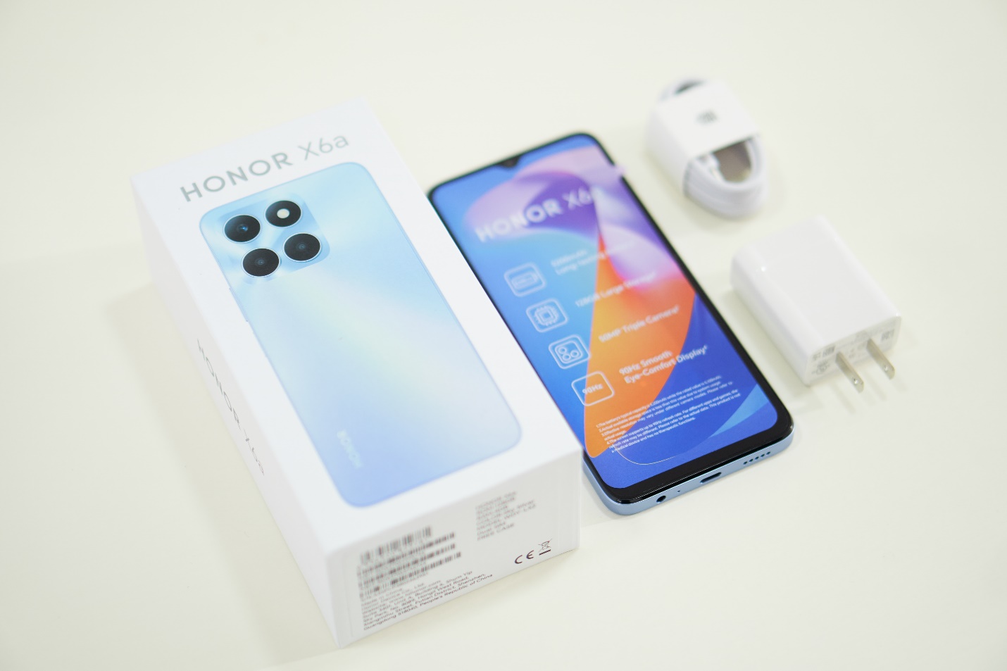 Phá bỏ định kiến giá mềm chất lượng kém, HONOR X6a “tái định nghĩa” smartphone bình dân với giá chưa đến 3,5 triệu - Ảnh 1.