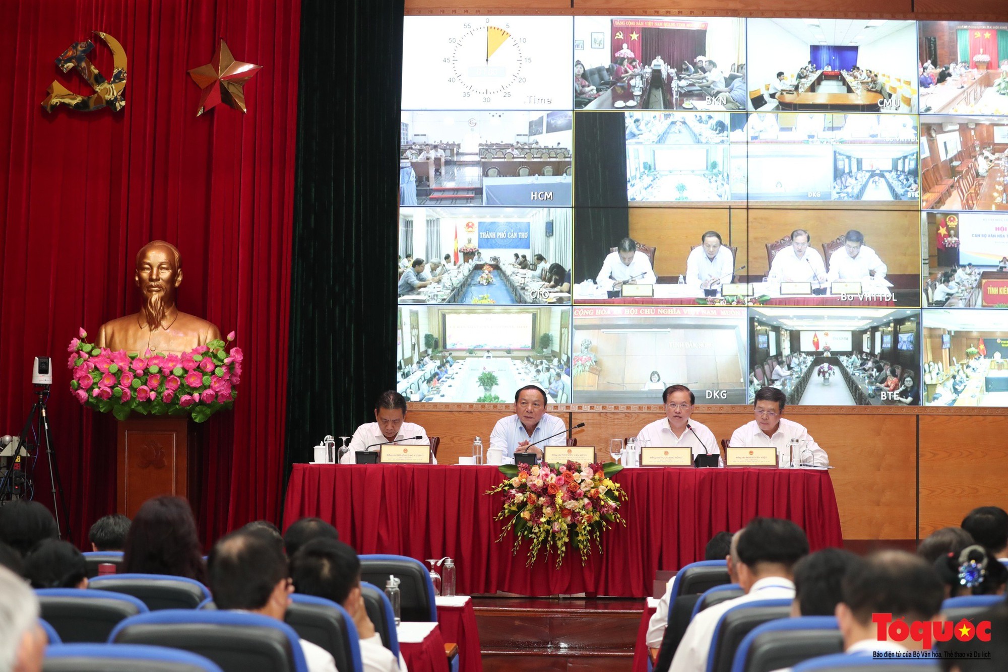 Bộ trưởng Nguyễn Văn Hùng: &quot;Nếu khó đã chùn bước thì đó không phải là cán bộ ngành Văn hóa&quot; - Ảnh 1.