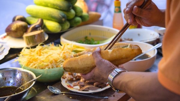 Báo quốc tế giới thiệu những trải nghiệm ẩm thực đa dạng tại Hà Nội - Ảnh 2.