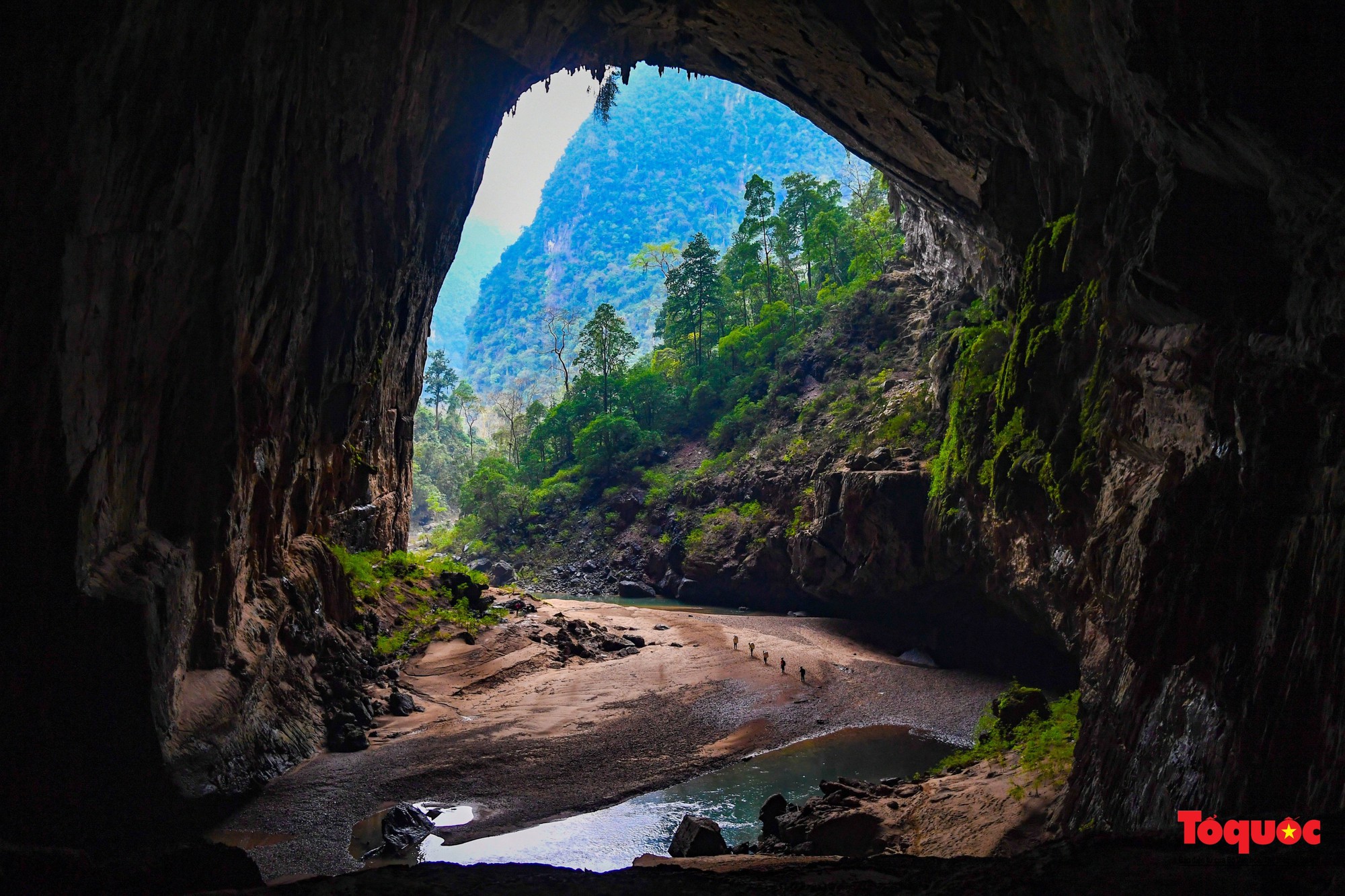 Hang Sơn Đoòng đứng đầu danh sách 10 hang động tự nhiên kỳ vĩ nhất thế giới - Ảnh 6.