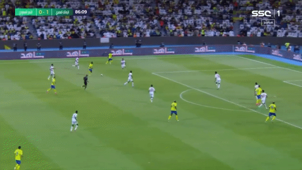 Ronaldo tỏa sáng, giúp đội nhà thoát hiểm ở phút cuối - Ảnh 3.