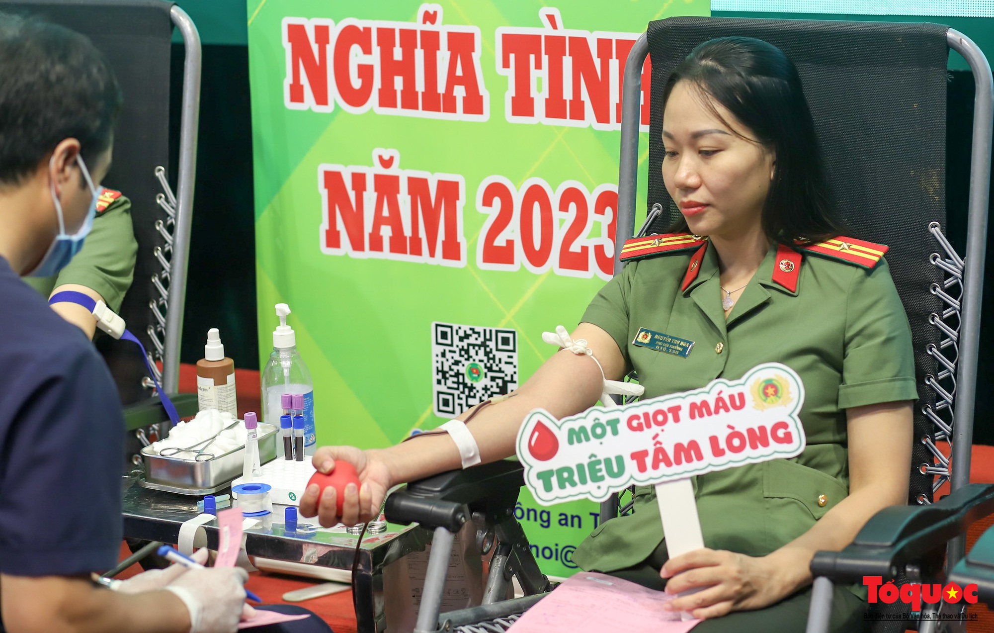 Công an thành phố Hà Nội phát động Hành trình “Giọt máu nghĩa tình 2023” - Ảnh 7.