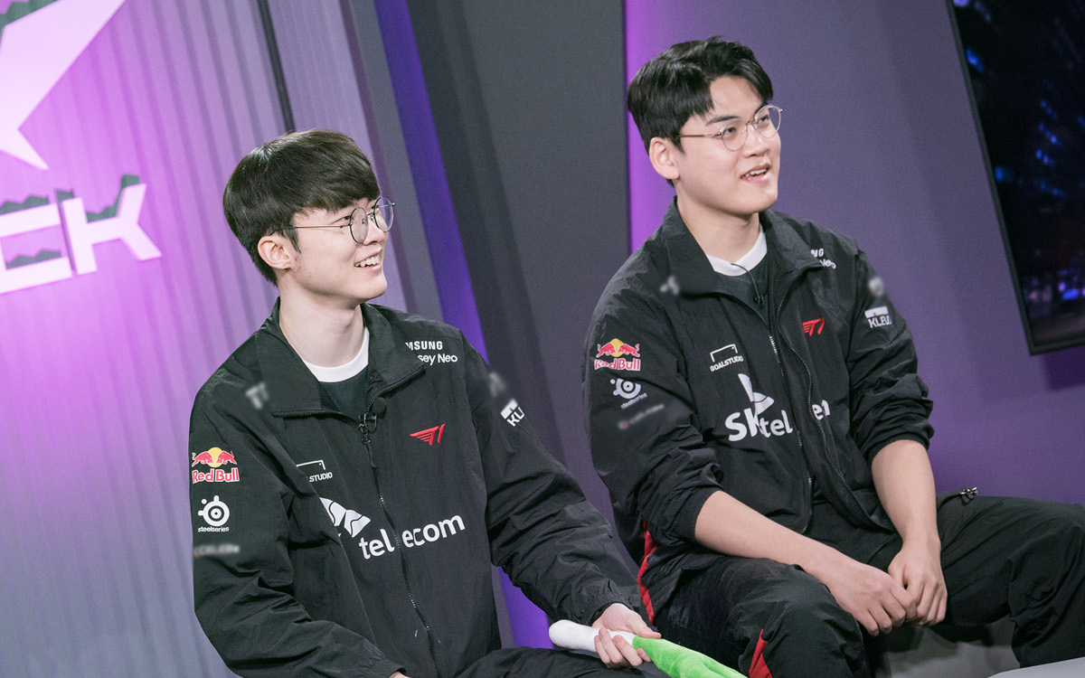 Faker In Áo Khoác LOL LCK SKT T1 E-Đội Tuyển Thể Thao Đồng Nhất Cầu Thủ Áo  Phối Đen Dài Sleece Quạt Nữ nam Đại Học Áo / Áo Khoác