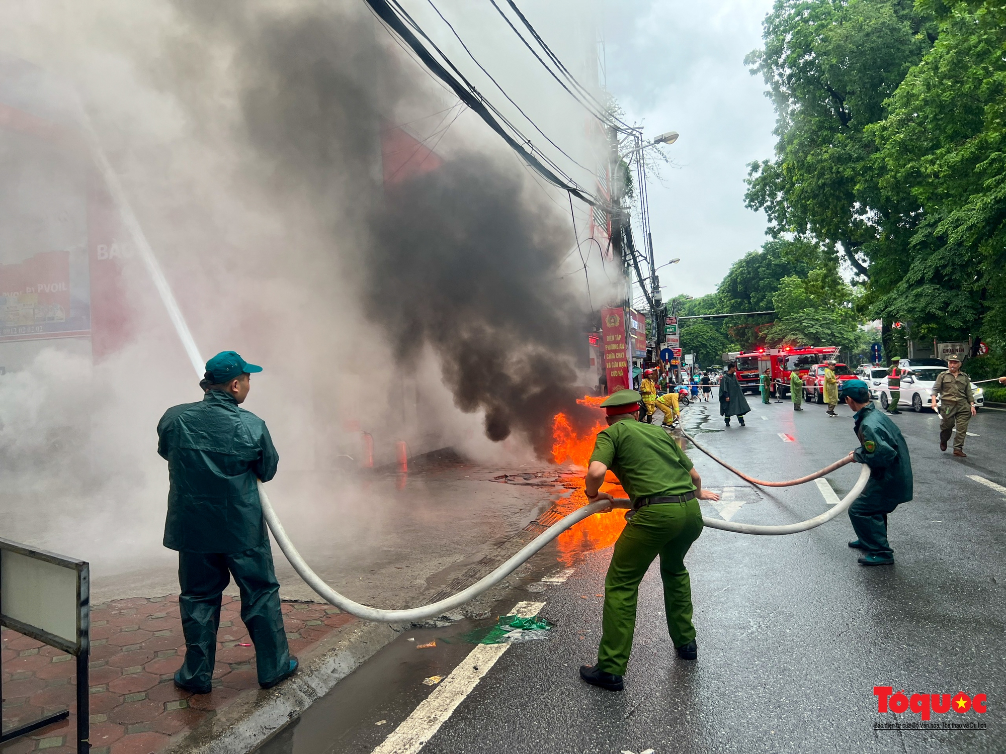 Kích hoạt Tổ liên gia an toàn PCCC dập tắt đám cháy gần cây xăng - Ảnh 3.