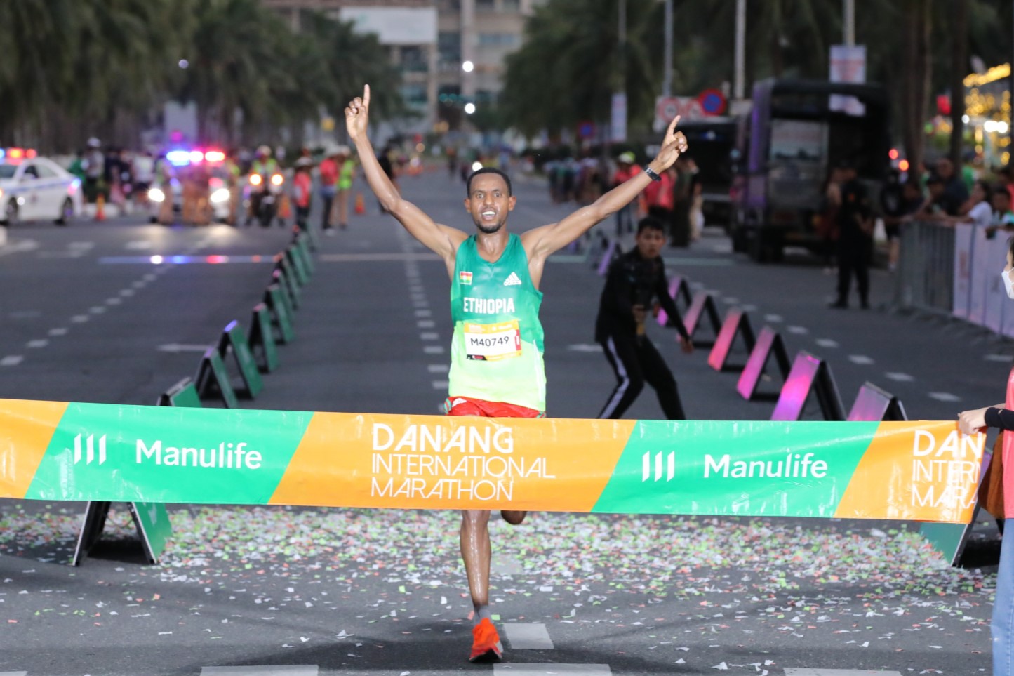 Kỷ lục 42km được phá tại giải Marathon Quốc tế Đà Nẵng 2023  - Ảnh 8.