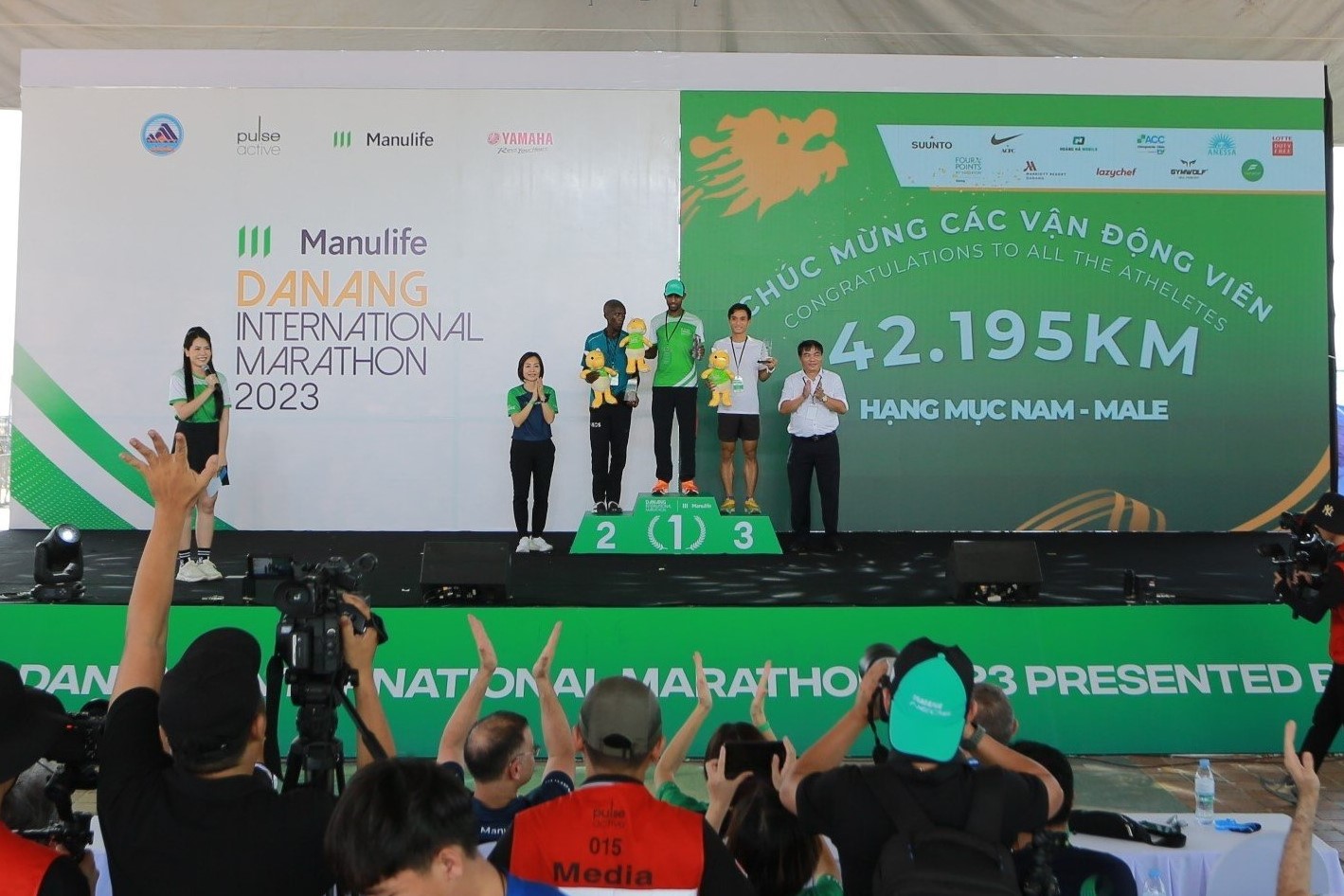 Kỷ lục 42km được phá tại giải Marathon Quốc tế Đà Nẵng 2023  - Ảnh 12.