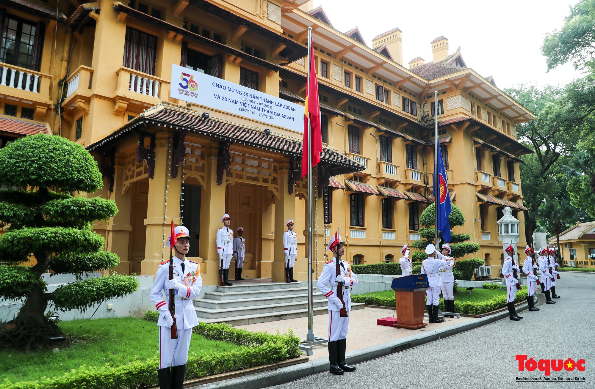 Lễ thượng cờ kỷ niệm 56 năm thành lập ASEAN - Ảnh 5.
