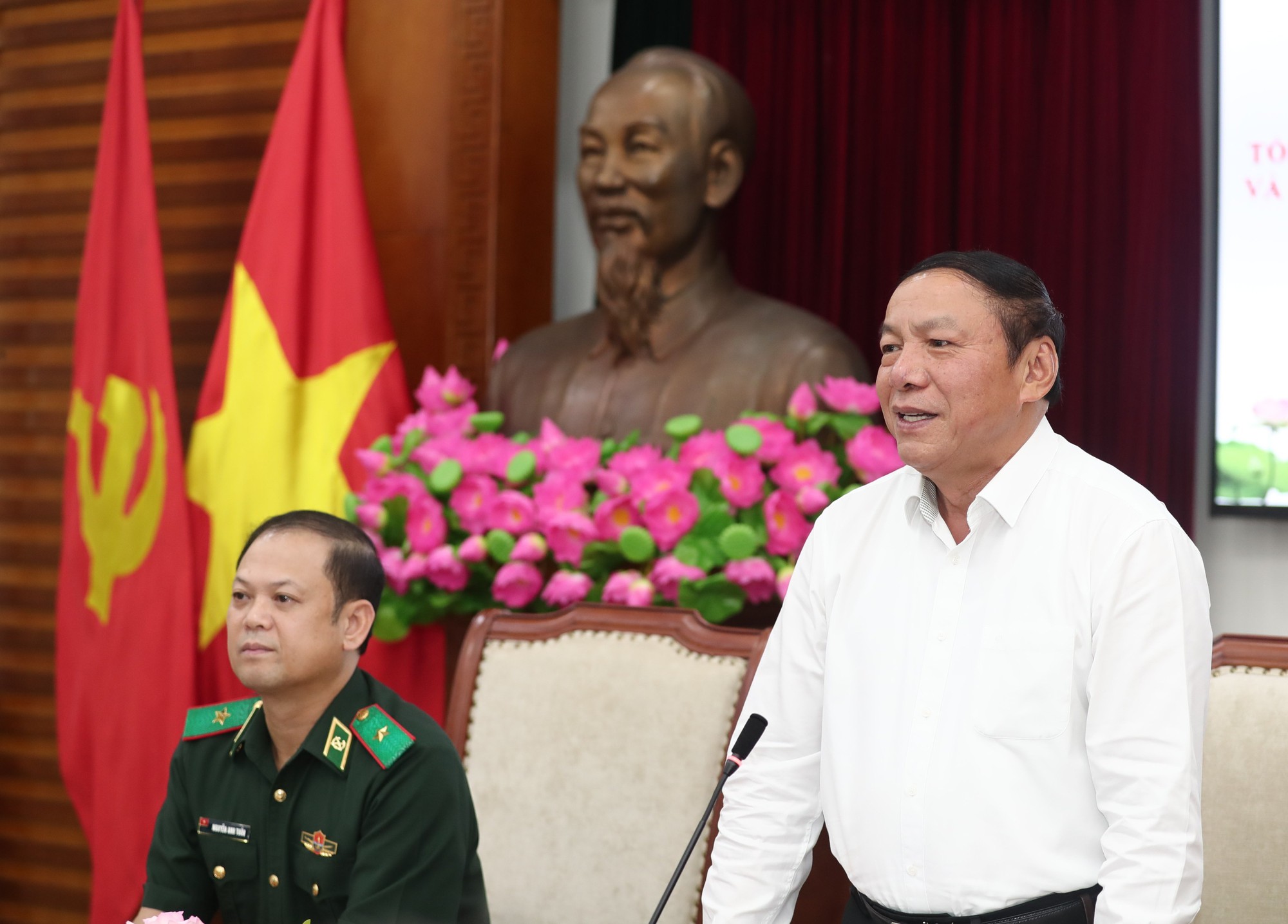 Bộ trưởng Nguyễn Văn Hùng: Đưa &quot;ánh sáng&quot; của Văn hóa đến gần hơn nữa vùng sâu vùng xa, vùng biên giới, hải đảo - Ảnh 7.