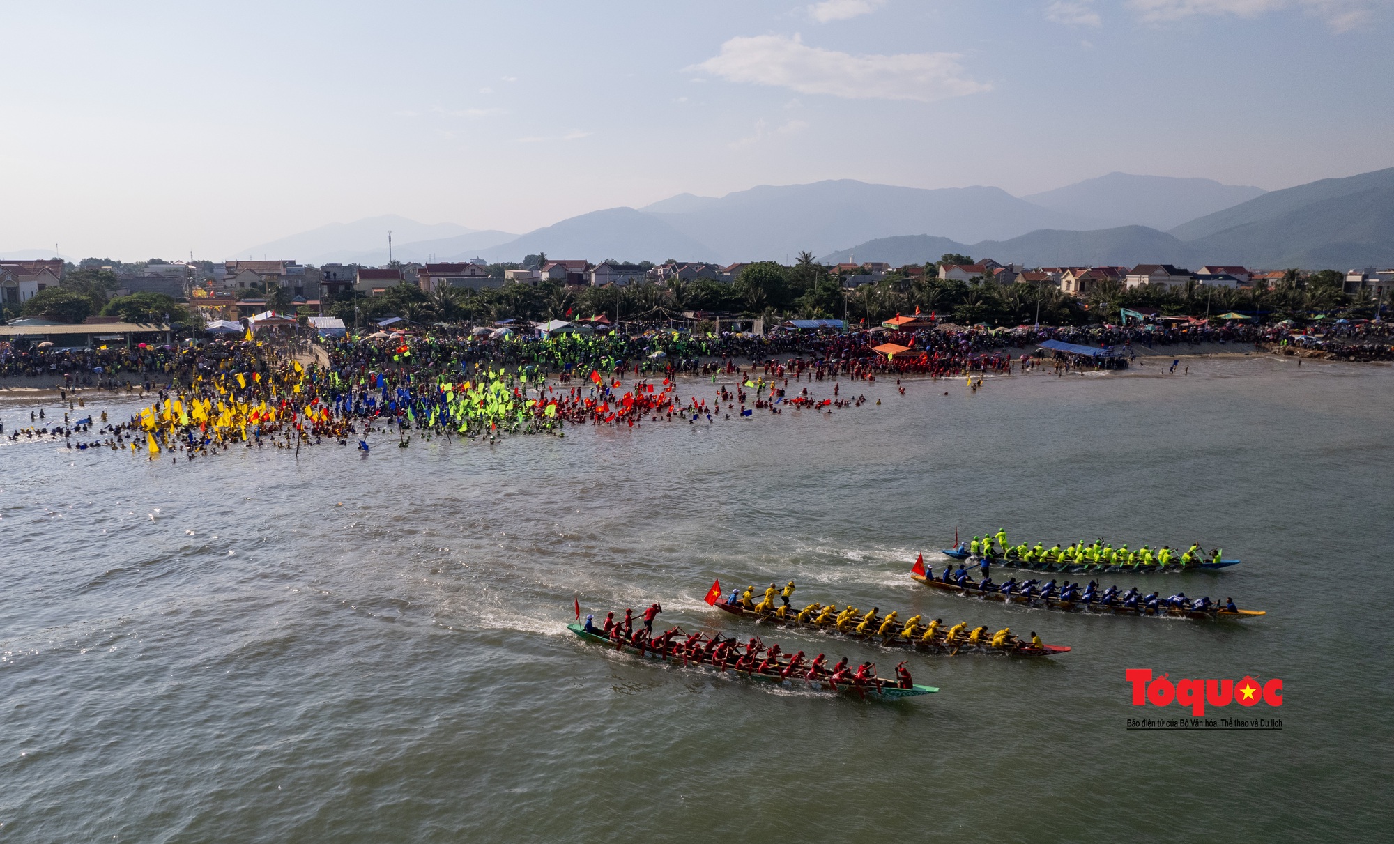 Ấn tượng đặc biệt ở lễ hội đua thuyền làng biển… Cảnh Dương - Ảnh 4.