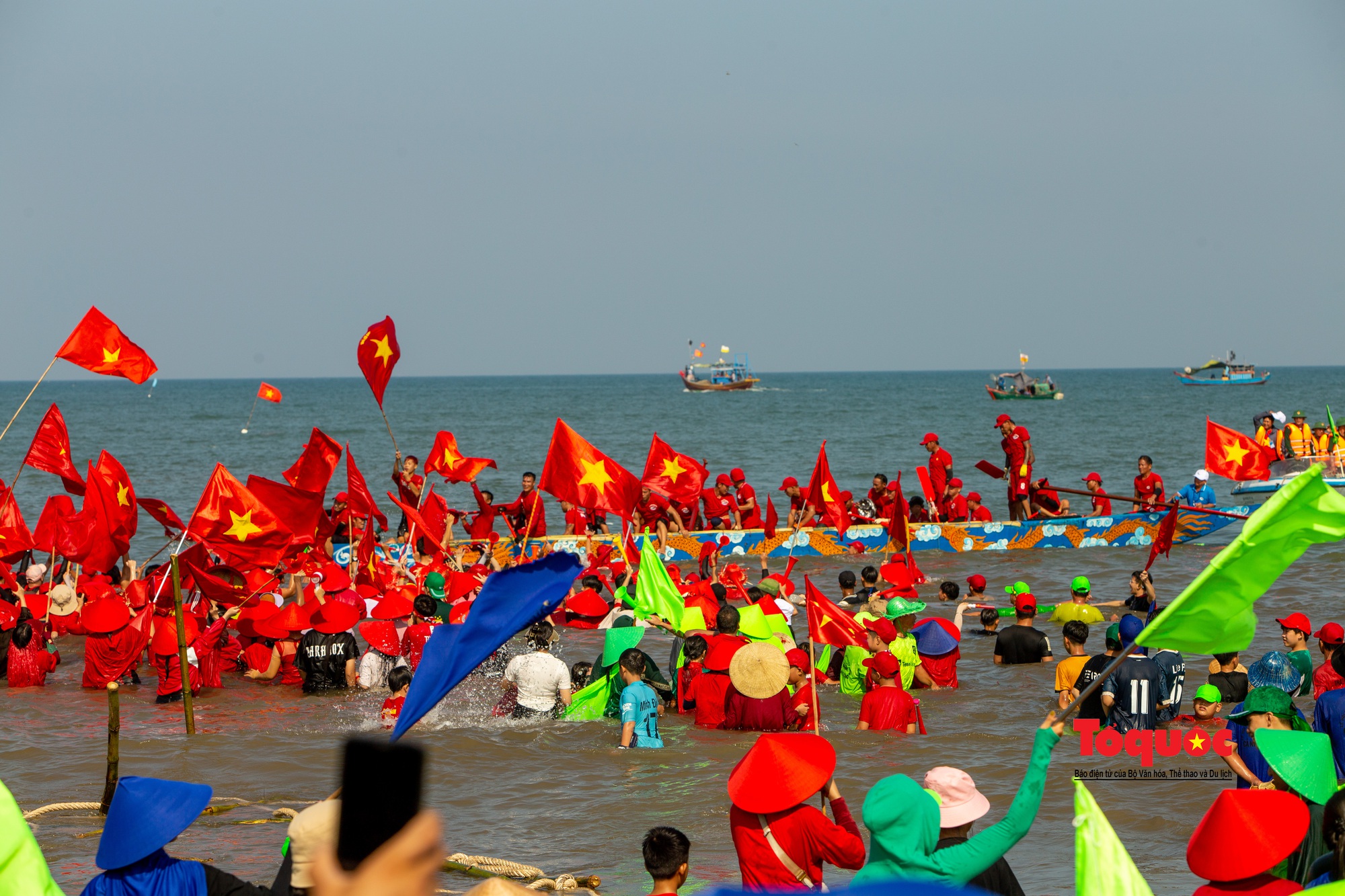 Ấn tượng đặc biệt ở lễ hội đua thuyền làng biển… Cảnh Dương - Ảnh 28.