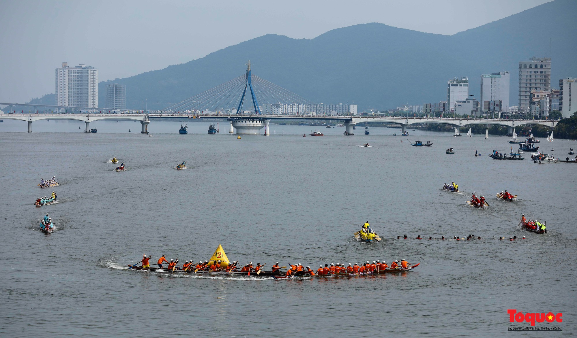 Sôi nổi giải đua thuyền truyền thống trên sông Hàn chào mừng Quốc khánh 2/9 - Ảnh 11.
