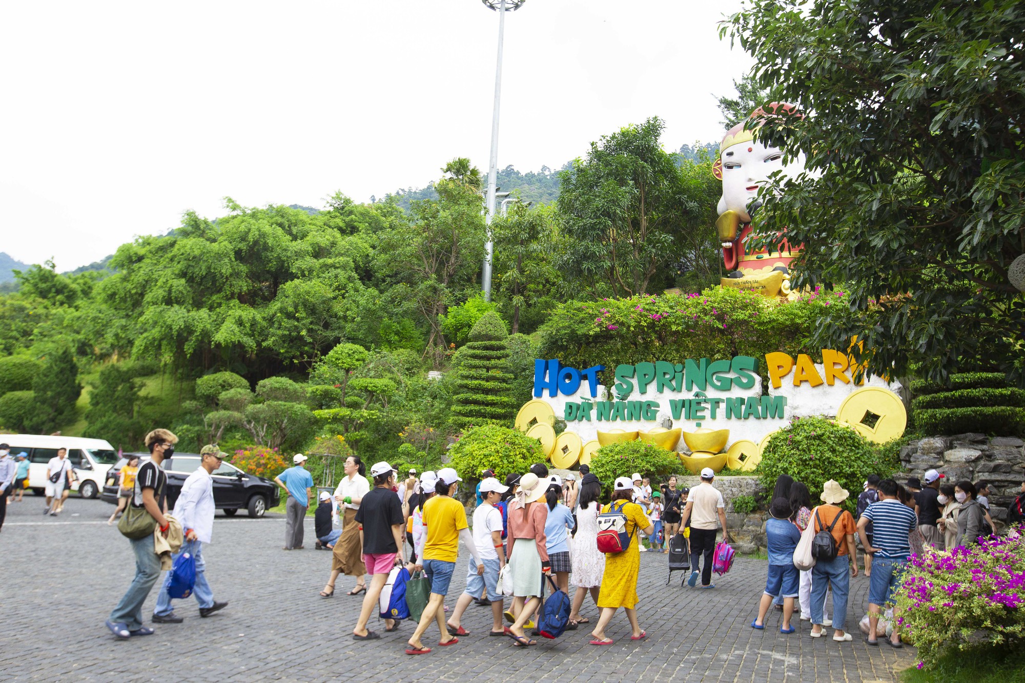 Các khu, điểm du lịch tại Đà Nẵng hút khách dịp lễ 2/9 - Ảnh 1.