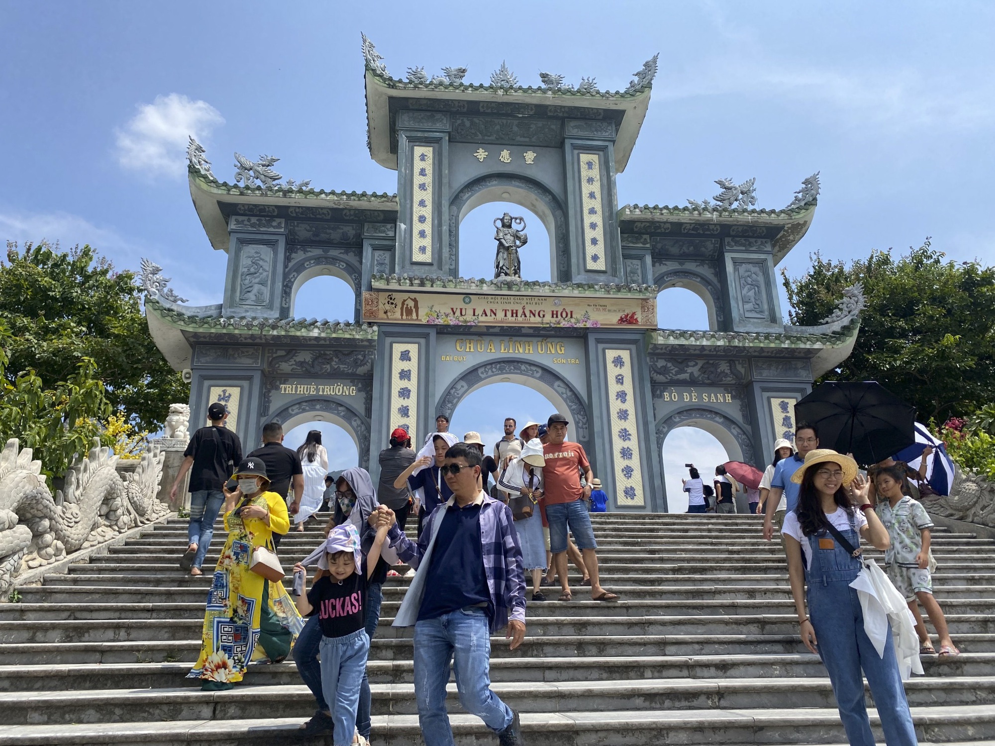 Các khu, điểm du lịch tại Đà Nẵng hút khách dịp lễ 2/9 - Ảnh 13.