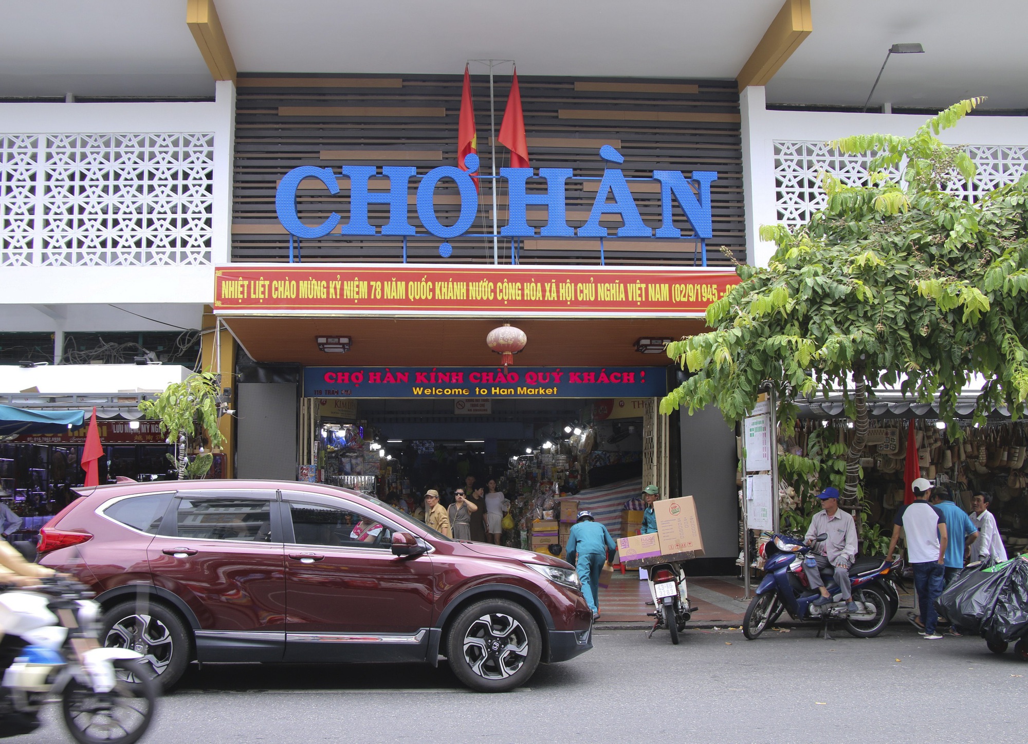 Các khu, điểm du lịch tại Đà Nẵng hút khách dịp lễ 2/9 - Ảnh 17.
