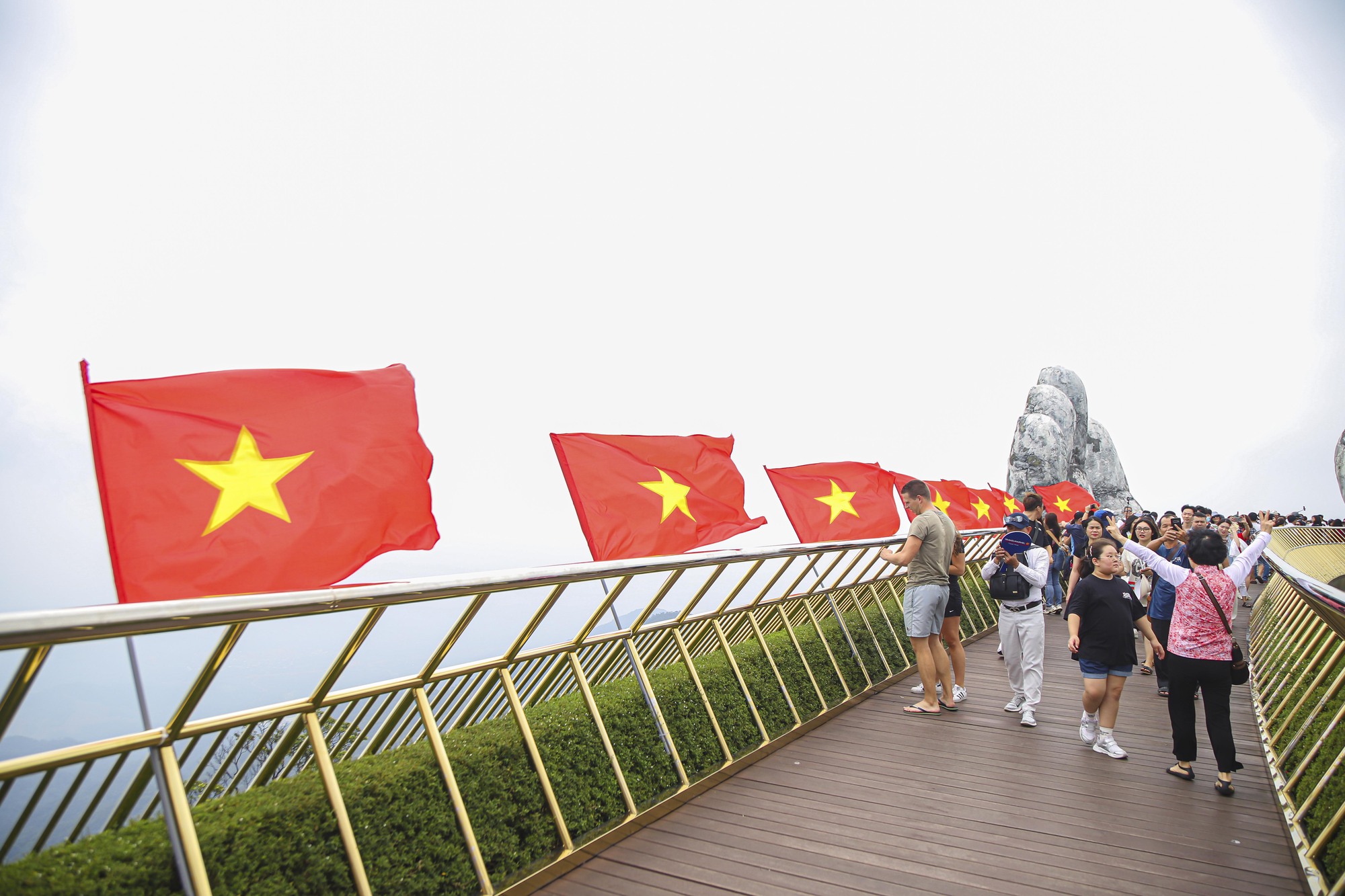 Các khu, điểm du lịch tại Đà Nẵng hút khách dịp lễ 2/9 - Ảnh 10.