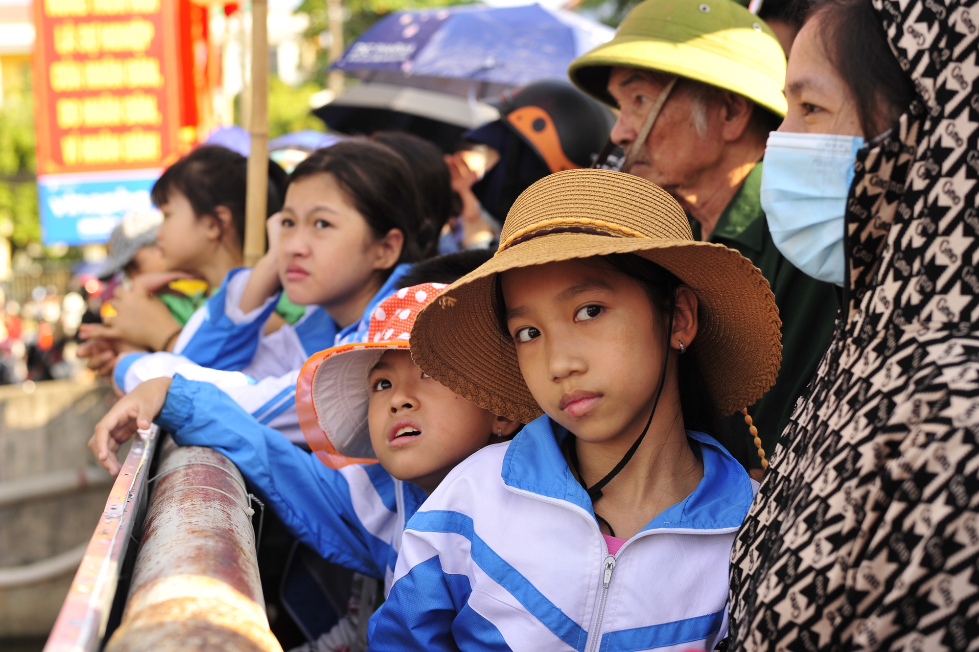 Chào mừng Quốc khánh 2/9: Thích thú màn bắt vịt trên sông ở huyện Kim Sơn Ninh Bình - Ảnh 13.