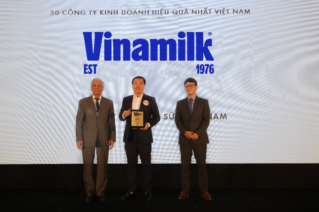 Hơn một thập niên, Vinamilk giữ vững ngôi vị trong các bảng xếp hạng doanh nghiệp niêm yết hàng đầu - Ảnh 1.