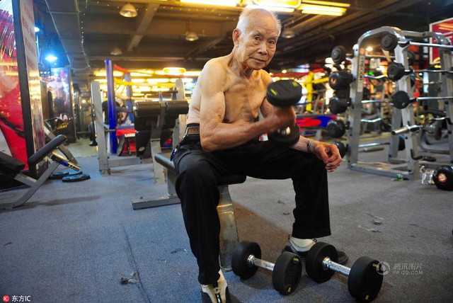 Sau 50 tuổi, có 3 &quot;cấm kỵ&quot; khi tập thể dục nam giới nên nhớ: Gan tổn thương, đường huyết tăng nhanh, thể lực suy kiệt - Ảnh 1.