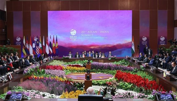 Thủ tướng phát biểu tại các Hội nghị Cấp cao ASEAN-Ấn Độ, ASEAN-Đông Á - Ảnh 1.